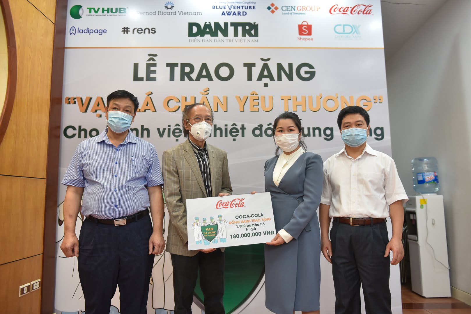 Chiến dịch “Vạn lá chắn yêu thương”!
