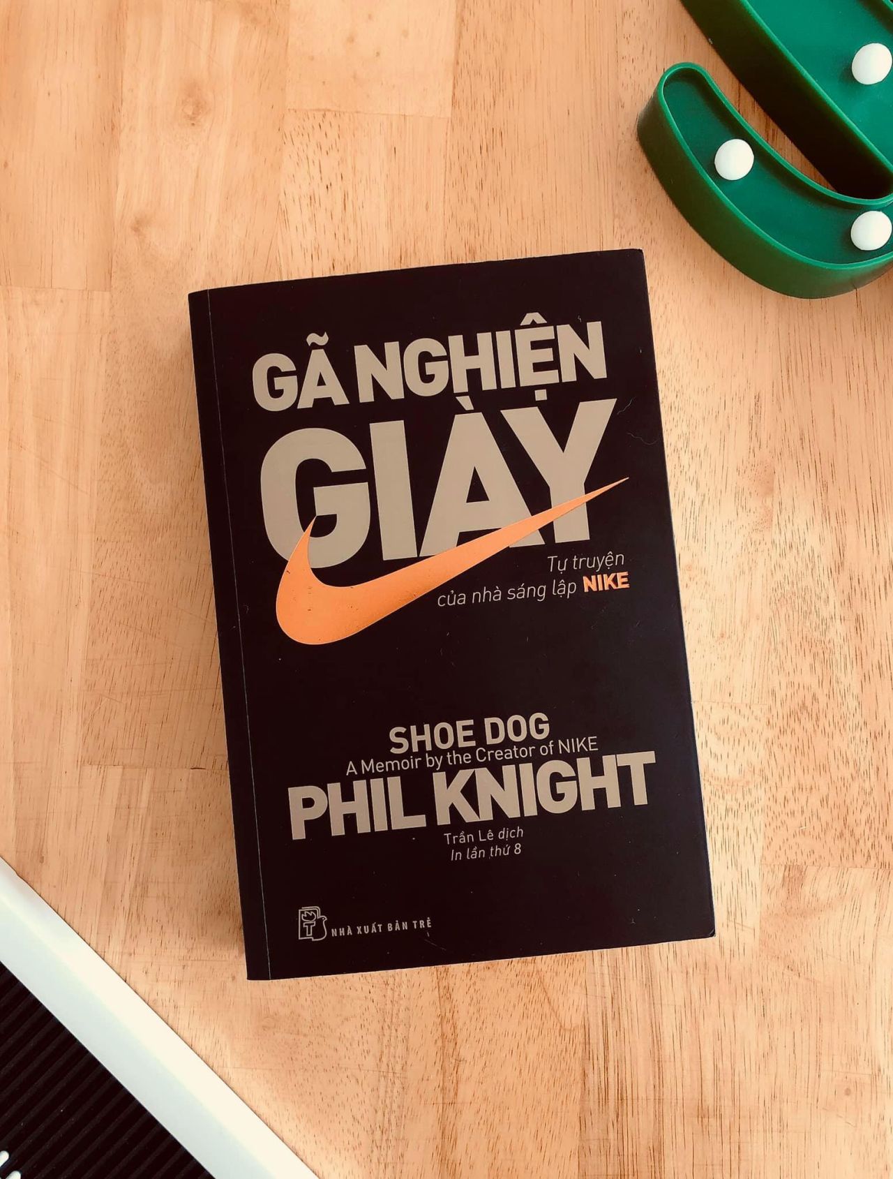   Hành trình xây dựng đế chế Nike: Bài học từ "Gã nghiện giày" 