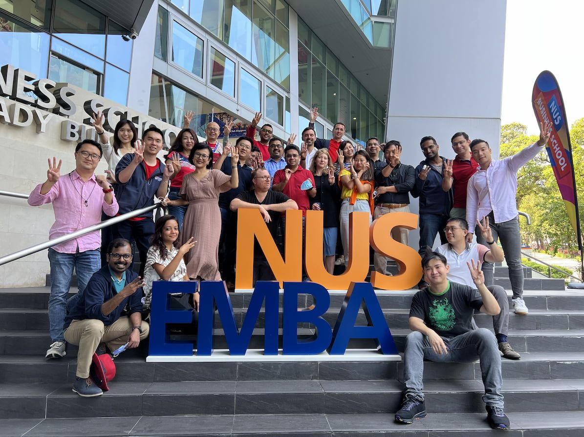  Hành trình chinh phục tấm bằng EMBA tại Đại học Quốc gia Singapore của một Regional Marketing Manager