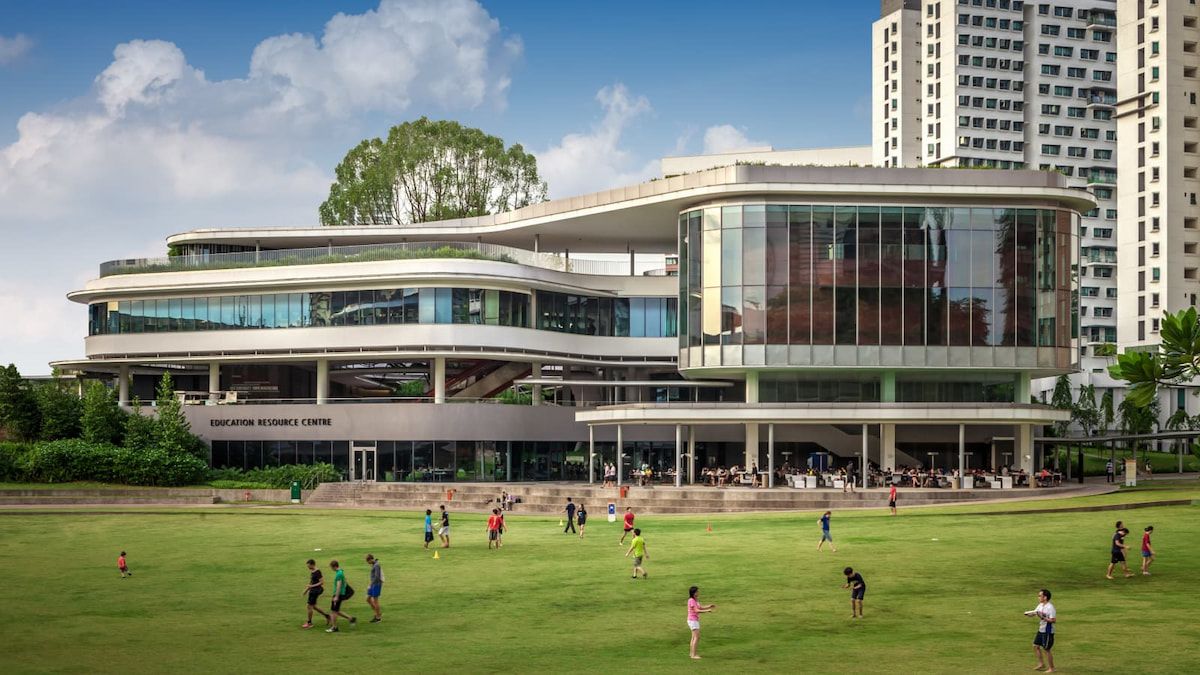  Hành trình chinh phục tấm bằng EMBA tại Đại học Quốc gia Singapore của một Regional Marketing Manager