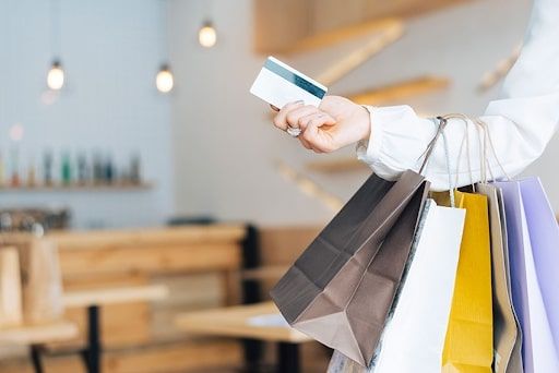  Hành vi Người tiêu dùng Sau Đại dịch COVID-19: Xu hướng, Cơ hội và Thách thức