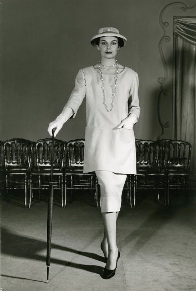  Cristóbal Balenciaga: Vị vua của thời trang haute couture