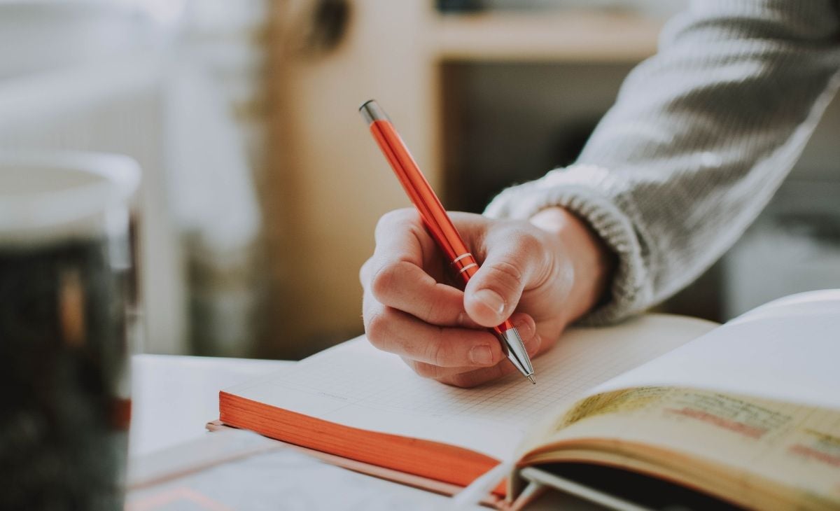  Xác định ngách tiềm năng: Quy trình toàn diện để phân tích thị trường và insight
