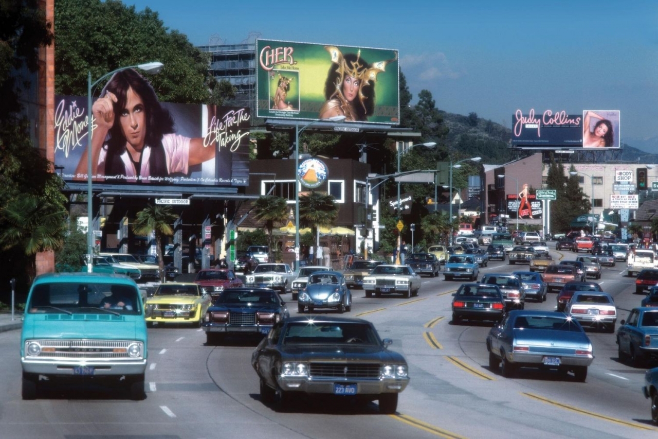  Sunset Strip: Tâm điểm của Quảng cáo Ngoài trời Thế giới