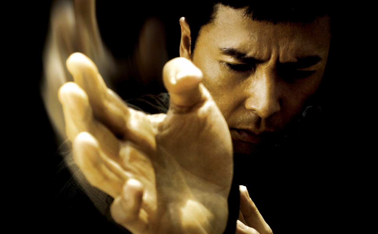  Mối quan hệ cộng sinh giữa cầu thủ ngôi sao và thương hiệu nhà tài trợ