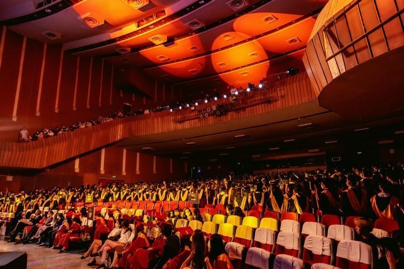  Tổ chức Sự kiện Vinh danh: Bí quyết để Tạo nên Buổi Lễ Tráng trọng và Gắn Kết