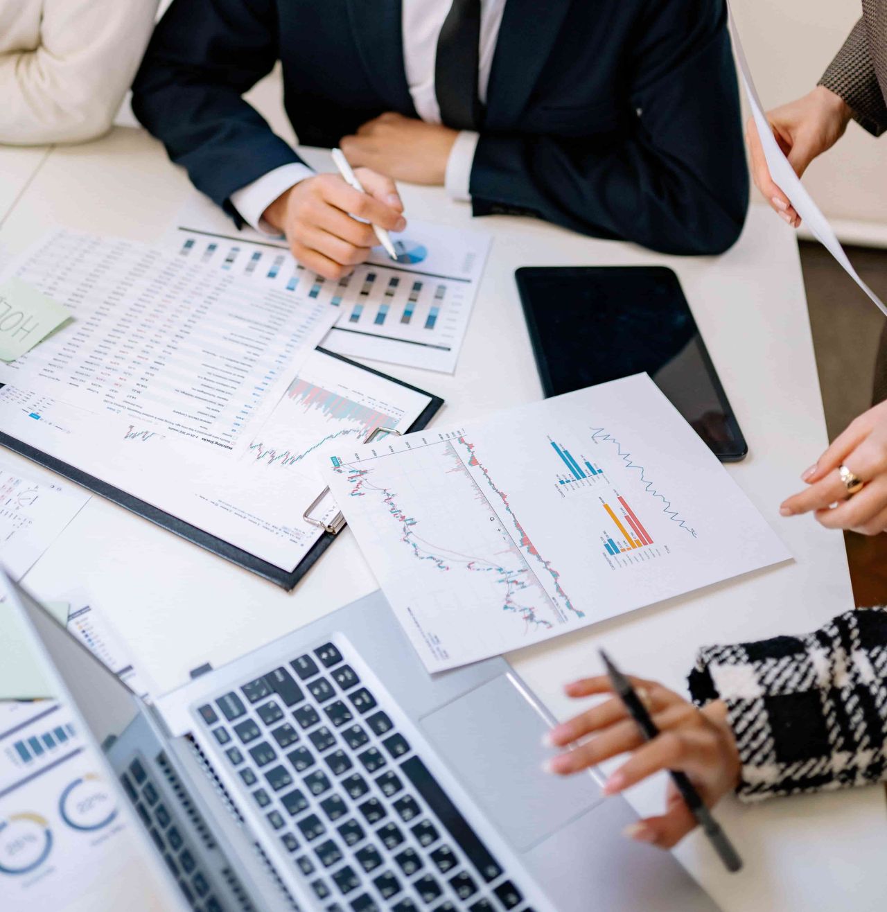  Hướng dẫn xây dựng bản Research Brief hiệu quả cho dự án nghiên cứu thị trường