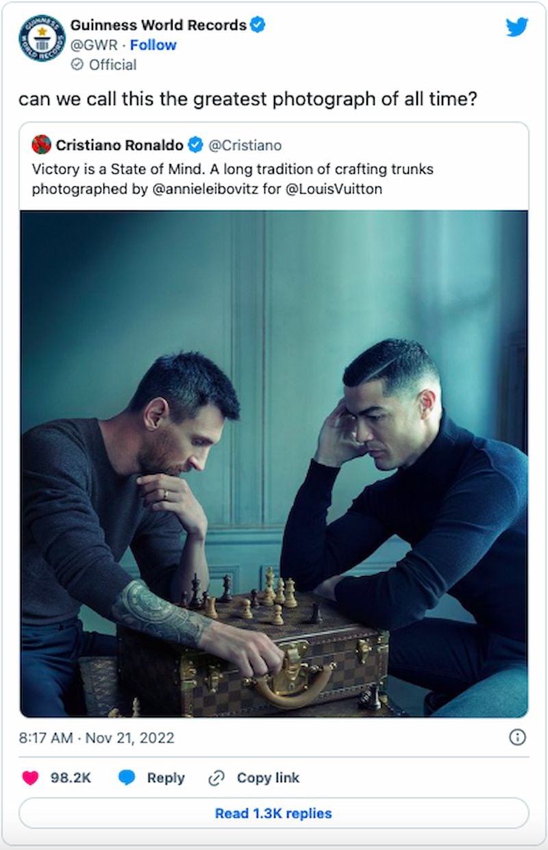  Bức ảnh "thế kỷ" của Ronaldo và Messi: Sự thật đằng sau