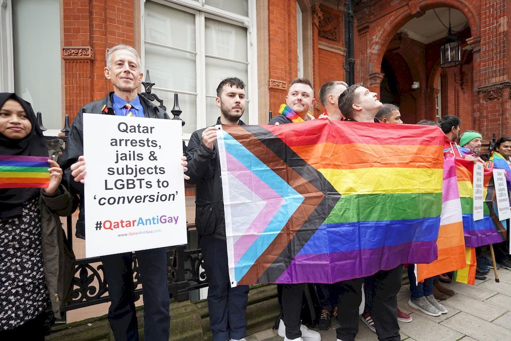  Chiến dịch "Colors of Love" và Lá cờ cầu vồng Mã hóa Pantone: Đấu tranh cho Quyền lợi LGBT+ tại World Cup 2022