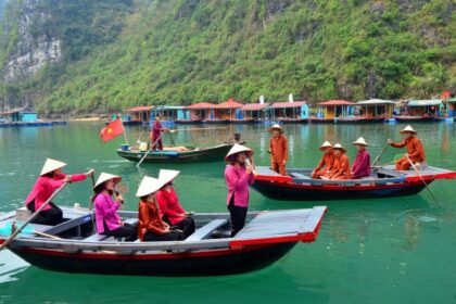 Du lịch Việt Nam giữa những bất ổn kinh tế: Mong muốn khám phá và những bận tâm