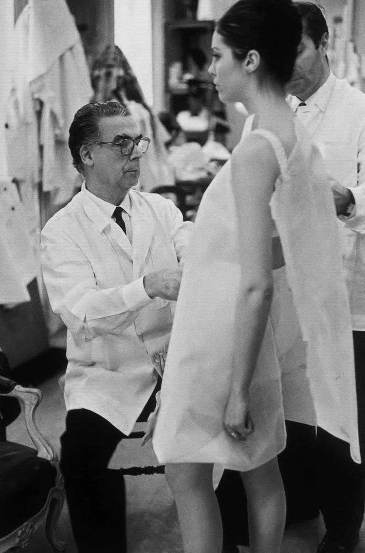  Cristóbal Balenciaga: Huyền thoại thời trang vượt thời gian