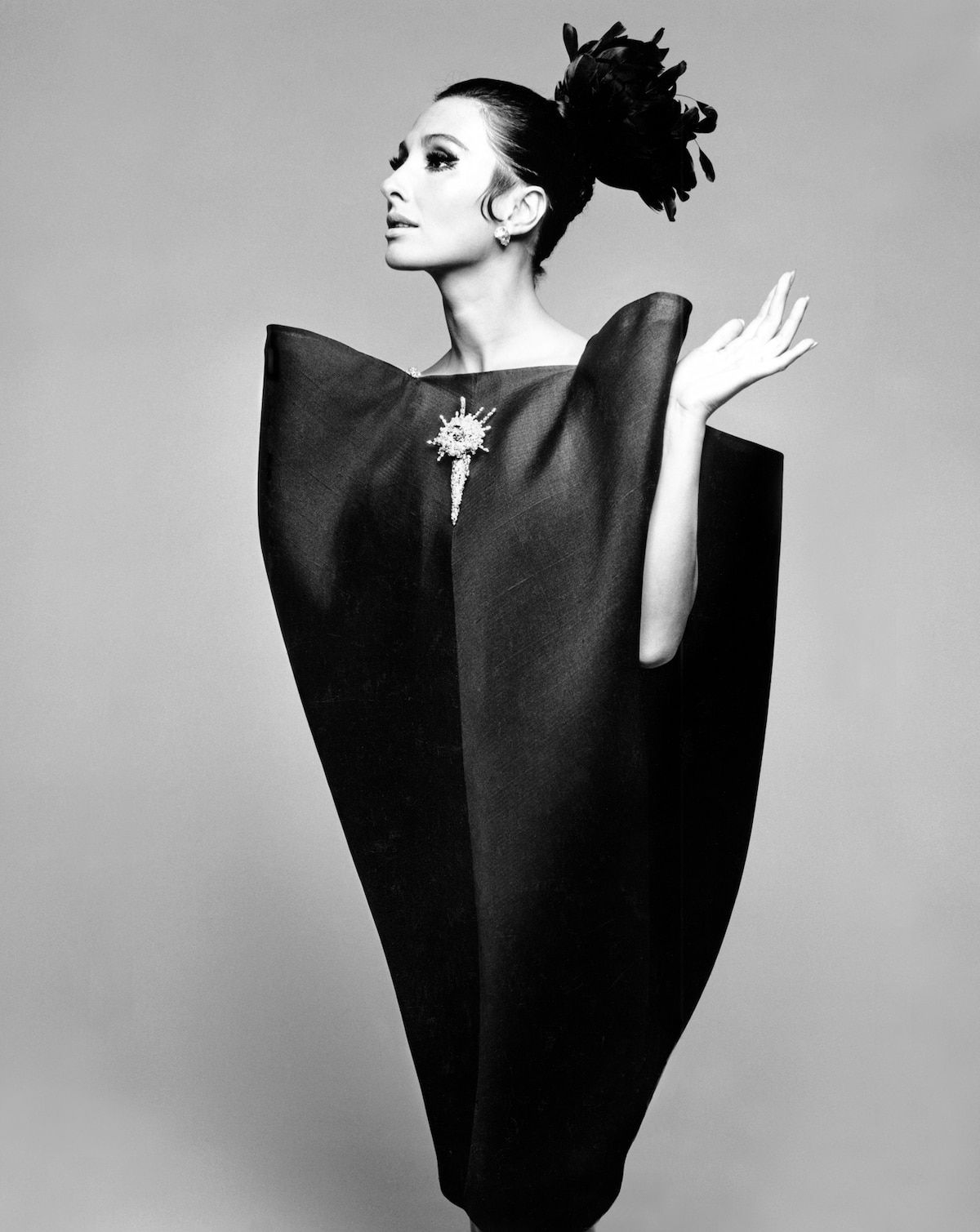  Cristóbal Balenciaga: Huyền thoại thời trang vượt thời gian