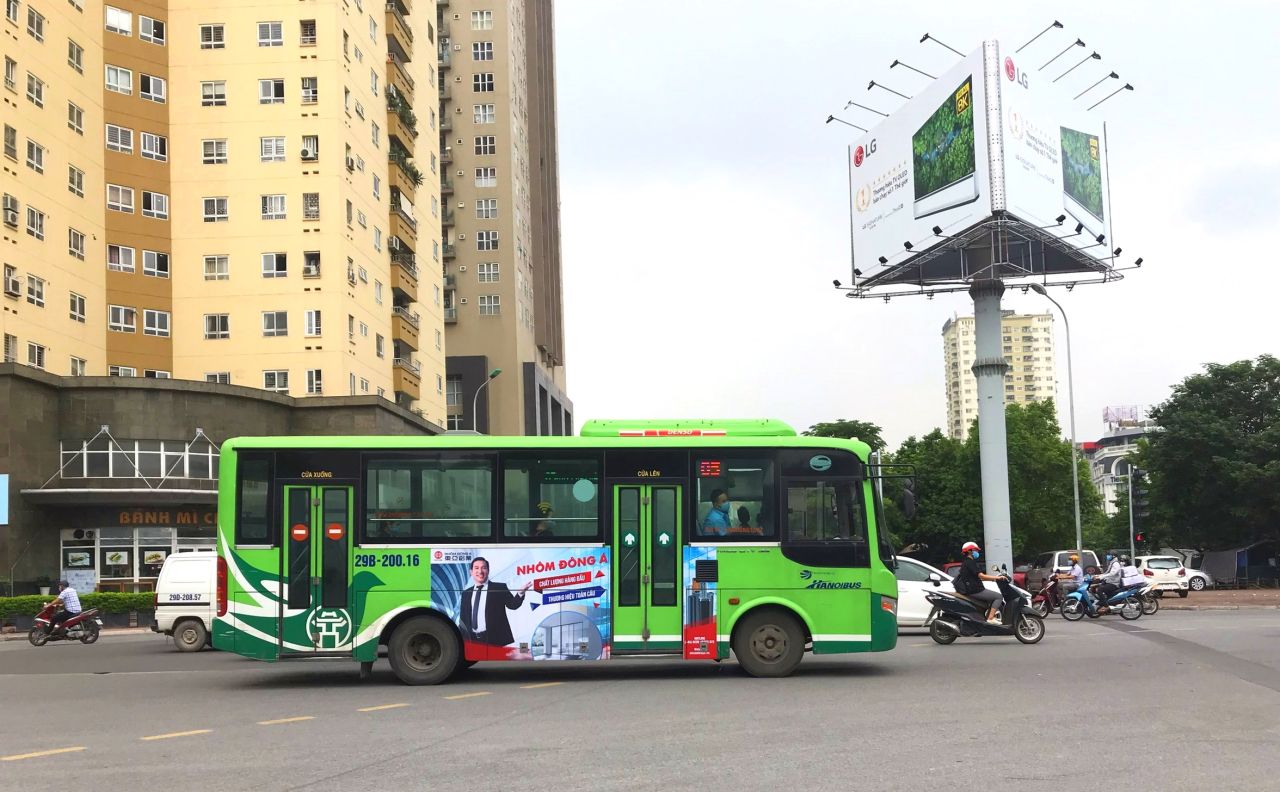  Giá quảng cáo xe buýt: Những yếu tố quyết định và cách sử dụng hiệu quả