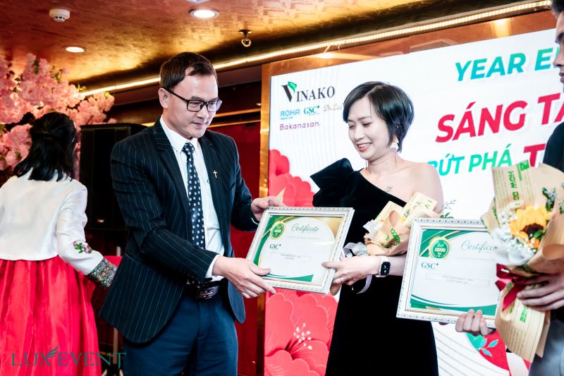  Quy trình Chi Tiết để Tổ Chức Tiệc Year End Party Thành Công