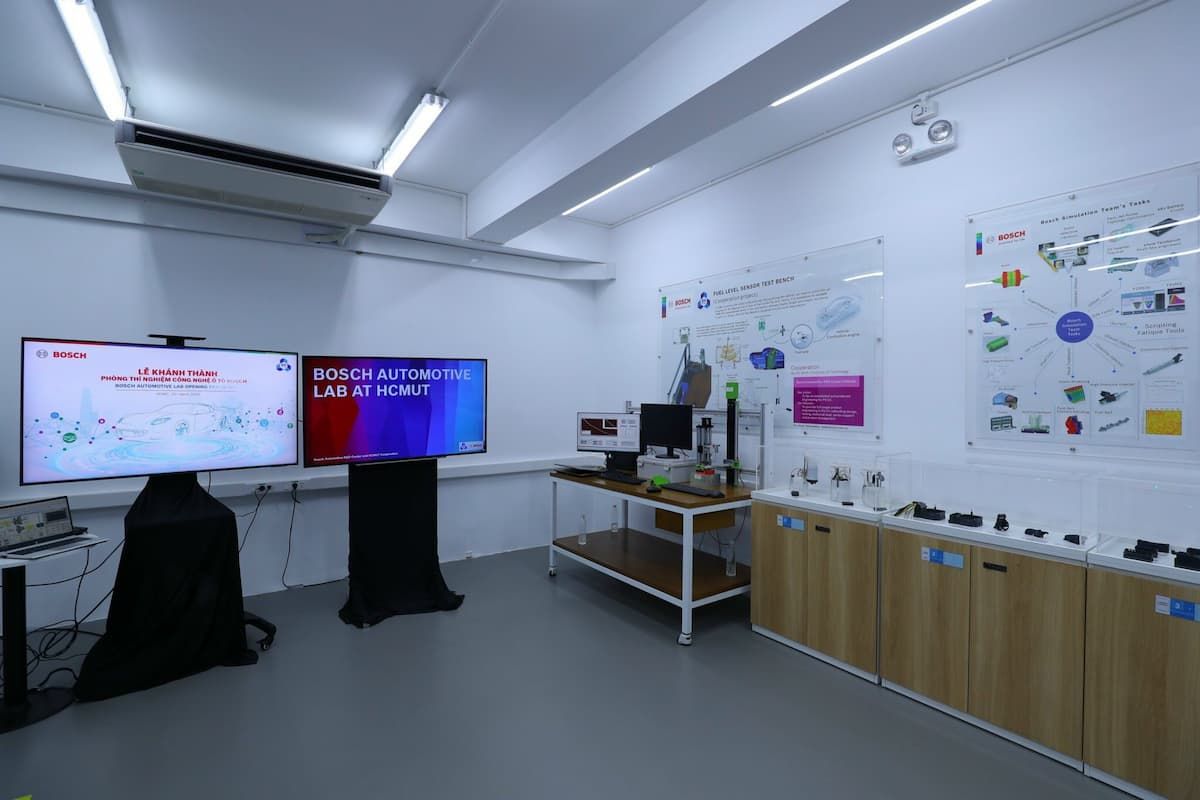  Hợp tác giữa Bosch Việt Nam và Đại học Bách Khoa TP.HCM thúc đẩy giáo dục công nghệ ô tô