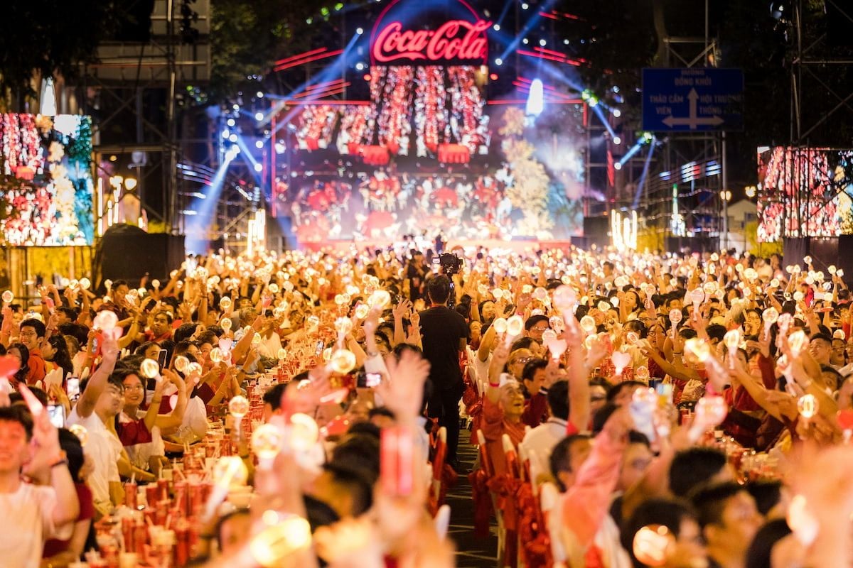  6 Yếu Tố Ấn Tượng Của Sự Kiện "Bàn Tiệc Tết Diệu Kỳ" Của Coca-Cola