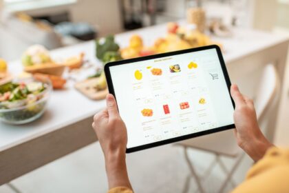 Thương mại điện tử: Cú hích bùng nổ trong thời đại COVID-19