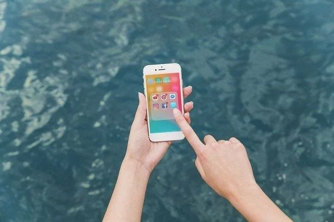  Tương lai của Dịch vụ Chăm sóc Khách hàng: Sự kết hợp giữa yếu tố con người và công nghệ tự động