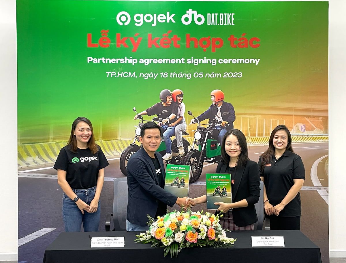  Gojek và Dat Bike hợp tác thí điểm xe máy điện cho dịch vụ gọi xe công nghệ