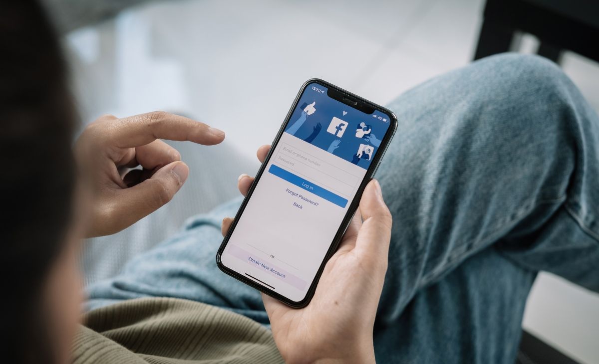              Sự Tiến Hóa của Mạng Xã Hội: Từ Earned Media đến Paid Media            