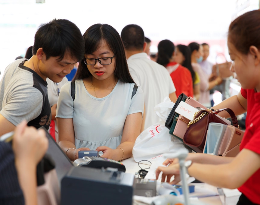  Hành trình mua sắm thời trang trong kỷ nguyên số