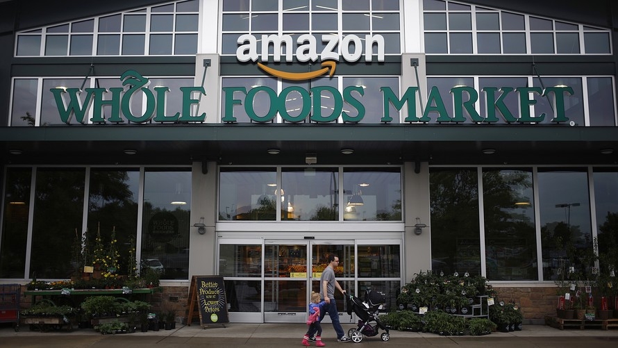   Cuộc chiến bán lẻ: Walmart và Amazon cạnh tranh về giá cả và nhãn hiệu riêng 